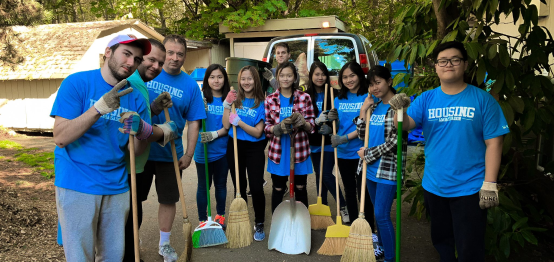 housing ambassadors volunteering at PAWS